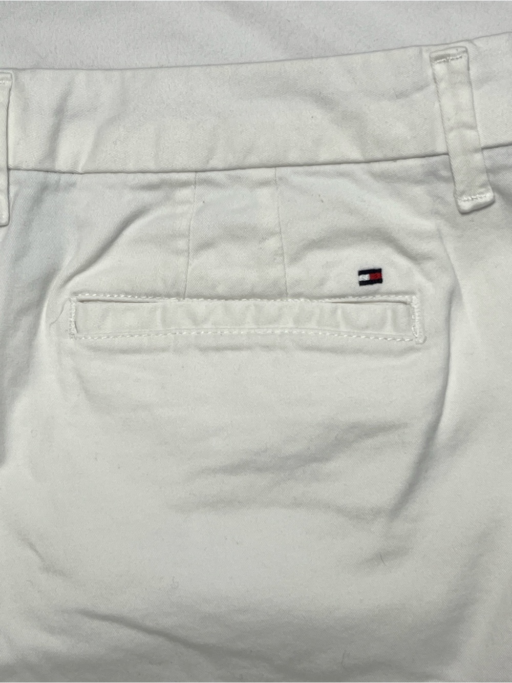Tommy Hilfiger White Bermuda Shorts Size 8 Cotton Stretch Classic Preppy - Picture 6 of 10